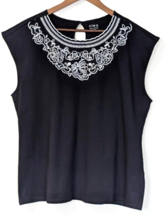 Cleo Tops - Cleo Petites Navy Embroidered Floral Cotton Top Cap Sleeve Keyhole Back NWOT